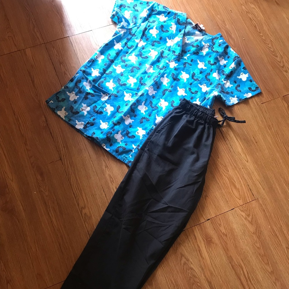 Halloween scrub top with black pants